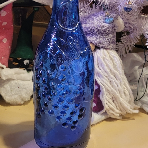 Cobalt Blue Vintage wine bottle with grapes - Picture 2 of 7